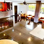 Golden Court Hotel - Sri Pelangi