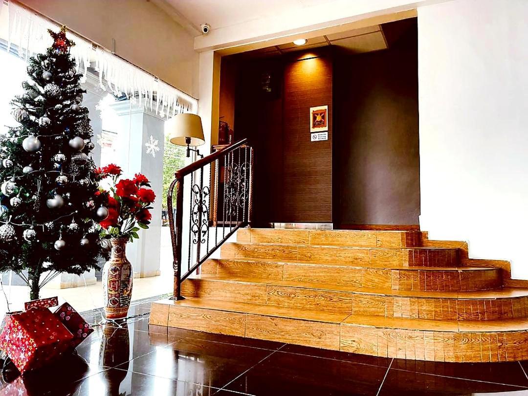 Golden Court - Sri Pelangi Johor Bahru